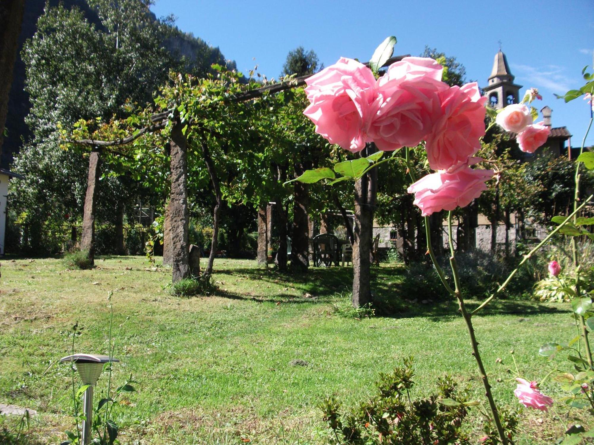 Grotto Pergola Bed & Breakfast Giornico Luaran gambar